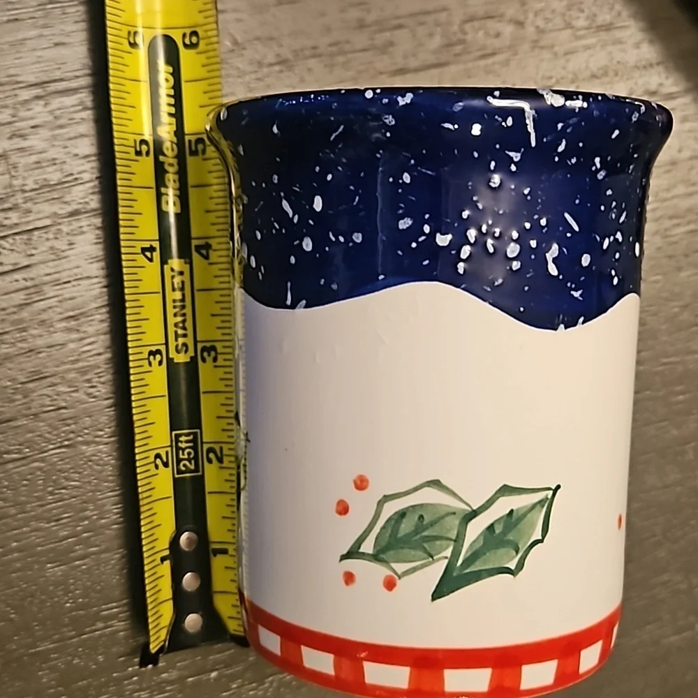 Smucker's Collector Mug Christmas 2001 vintage Farmhouse Holly Navy White Red Gn - Picture 8 of 10